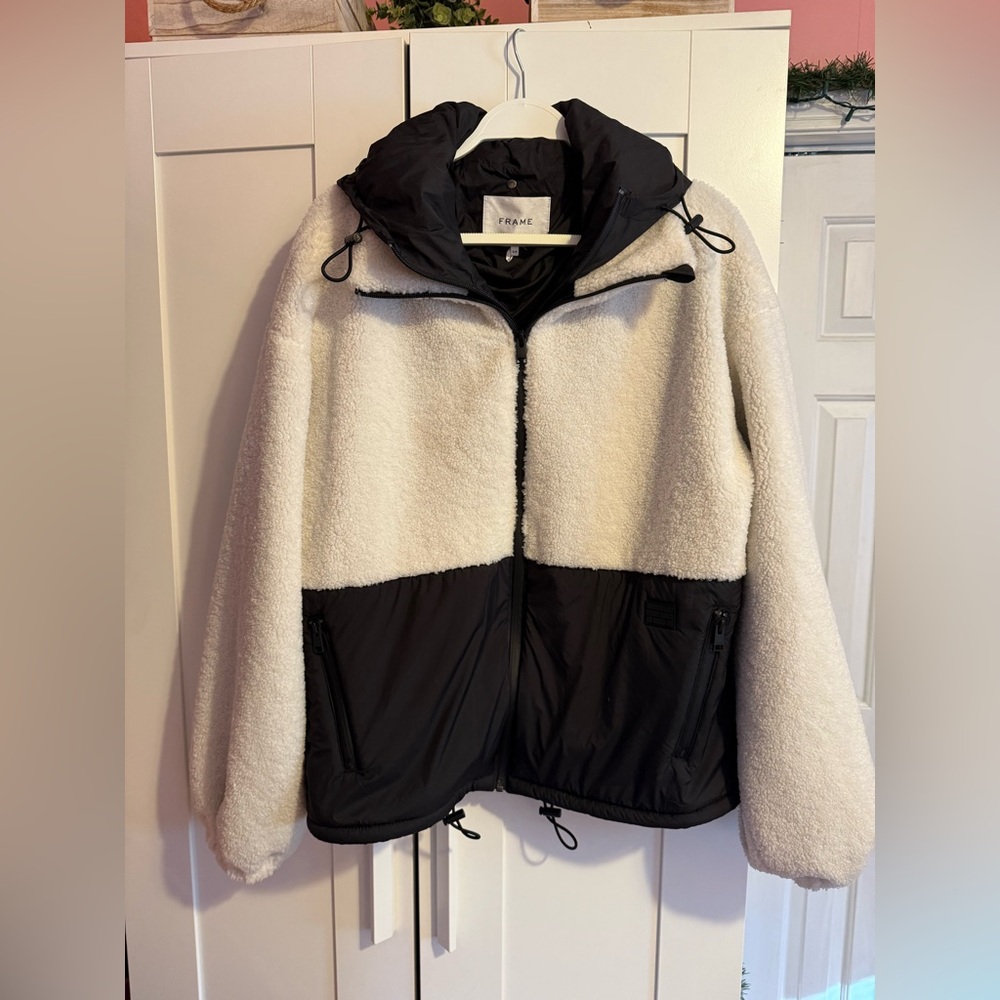 Frame Off-white and Black fleece. Size Small. Worn once.